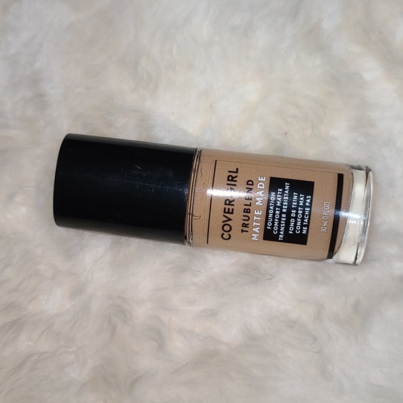 💥 5/$15 TruBlend Matte Made Liquid Foundation - Picture 4 of 4